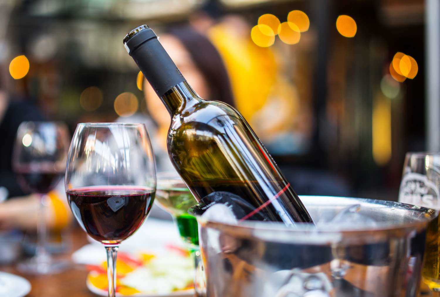 Best Methods for Chilling Red Wine